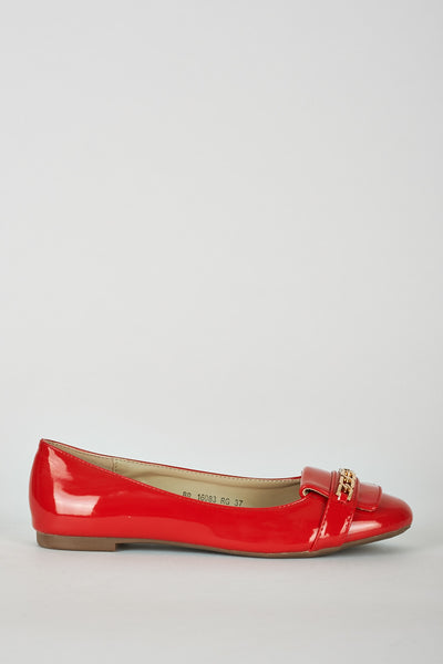 Red Chain Detail Patent Pumps