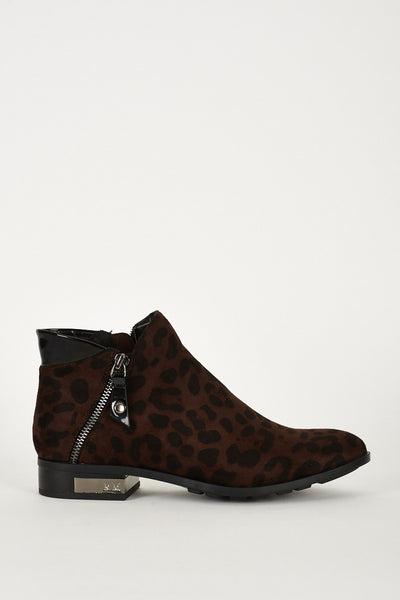 Pretty Leopard Print Chelsea Boots