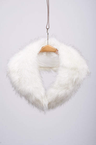 Stylish White Faux Fur Collar Scarf