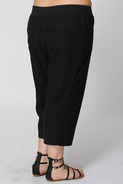 Black 3/4 Linen Trousers