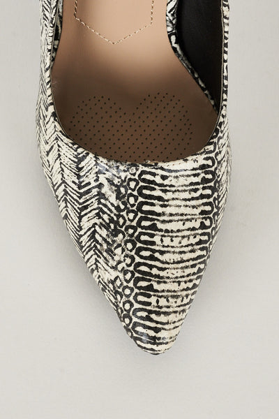 Pointed Toe Patterned Shoes With Cut Out Detail