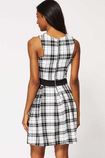 Checkered V Neck Pleated Dress